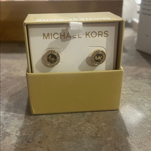 Michael Kors Gold Logo Stud Earrings NIB - Picture 1 of 4